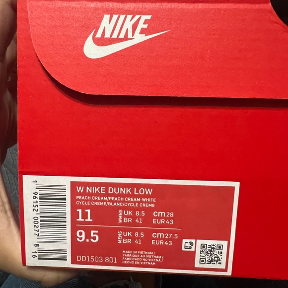 Women’s Nike dunks low peach cream size 11 - Picture 6 of 6